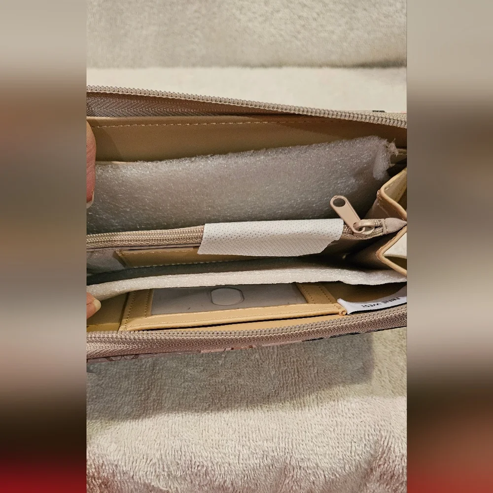 NINE WEST WALLET - Picture 4 of 4